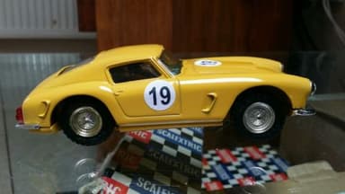 Scalextric ferrari berlinetta yellow superb condition
