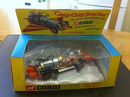 VINTAGE CORGI 266 "CHITTY CHITTY BANG BANG COMPLETE ALL ORIGINAL