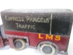VINTAGE DINKY PRE WAR MECHANICAL HORSE EXPRESS PARCELS TRAFFIC LMS