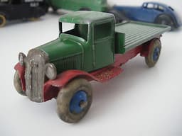 VINTAGE DINKY TOY FLAT BED TRUCK/WAGON 25C