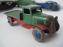 VINTAGE DINKY TOY FLAT BED TRUCK/WAGON 25C