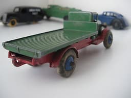 VINTAGE DINKY TOY FLAT BED TRUCK/WAGON 25C