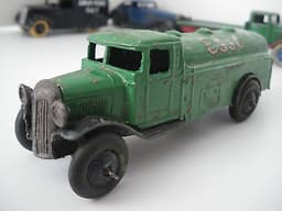 VINTAGE DINKY TOY PETROL TANKER \'ESSO\' 25D