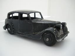 VINTAGE DINKY TOY TRIUMPH SALOON CAR