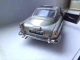 1:24 James Bond\'s 007 Aston Martin DB5 Silver Danbury mint