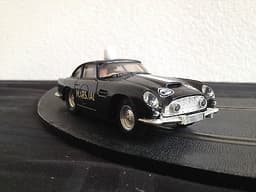 Aston martin D.B.4 GT Original Scalextric marshal