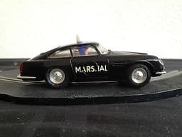 Aston martin D.B.4 GT Original Scalextric marshal