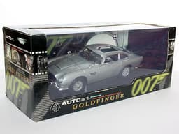 AUTOART 1:18 ASTON MARTIN DB5 WEAPONS / GADGETS JAMES BOND 007 GOLDFINGER RARE