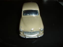 CORGI HILLMAN HUSKY ESTATE - 206