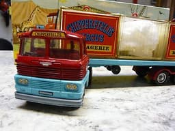 Corgi major 1139 Scammell Handyman mk3 tractor and Chipperfields menagerie