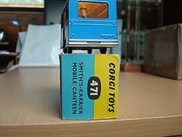 CORGI SMITHS KARRIER MOBILE CANTEEN NO 471