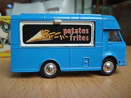 CORGI SMITHS KARRIER MOBILE CANTEEN NO 471