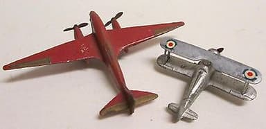 Dinky Toys pre-war Aircraft x2 60g DH Comet 60p Gloucester Gladiator