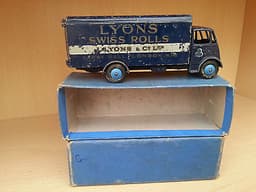 Dinky toys vintage die-cast no 514 guy Van lorry Lyons Swiss rolls Meccano ltd