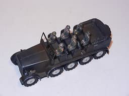 MARKLIN Original 8021/16GN Prime Mover w/soldiers w/box PRE-WAR