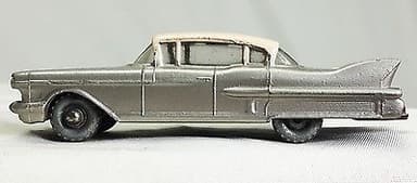 Matchbox Regular Wheels No.27c Cadillac Sixty Special – unlisted # 66