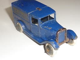 Pre-war Dinky 28/1 Pickfords van.