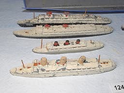 Pre war Dinky toys boxed set diecast model waterline ships famous liners 51 1243