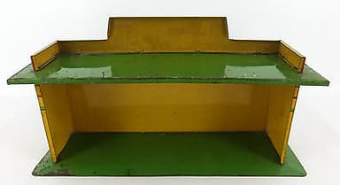 PRE WAR DINKY TOYS TINPLATE PETROL STATION No 48 ( GOOD CONDITION