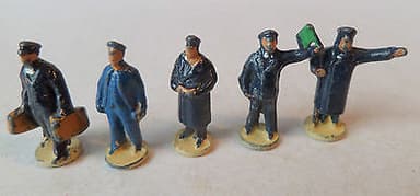 VINTAGE DINKY HORNBY DUBLO LOT OF FIVE METAL STATION FIGURES