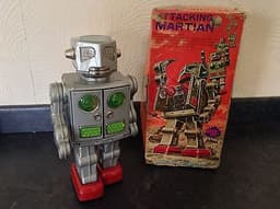 Vintage Tin Battery Operated Attacking Martian Robot Horikowa (S.H.) Japan