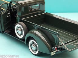 1:24 DANBURY MINT 1942 FORD PICKUP TRUCK LHD AMERICAN MODEL CAR RARE GREEN L@@K!