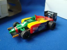 BENETTON FORD B-187 F1 FORMULA 1 BOXED TOMY AFX aurora HO SLOT CAR