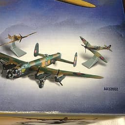 CORGI 1:72 Scale Very Rare, Immaculate Die Cast Battle of Britain Memorial Set