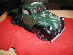 DANBURY MINT 1/24 -1941 PLYMOUTH PICK-UP