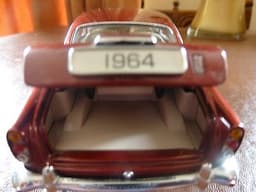 Danbury Mint 1964 Aston Martin DB5 Coupe 1:24 Scale Die Cast Metal Model Car