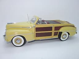 Danbury Mint Limited Edition 1948 Ford Sportsman Die Cast Car w/Original Packing
