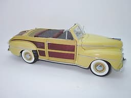 Danbury Mint Limited Edition 1948 Ford Sportsman Die Cast Car w/Original Packing