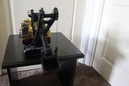 diecast 1.50 scale face shovel