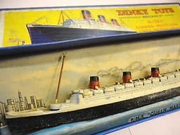 Dinky Toys 52A Cunard White Star R.M.S Liner \'Queen Mary\' Diecast Original Boxed