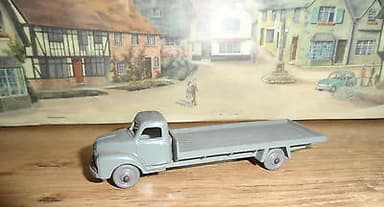 HORNBY DUBLO DINKY TOYS OO GAUGE DIE CAST BEDFORD FLATBED LORRY