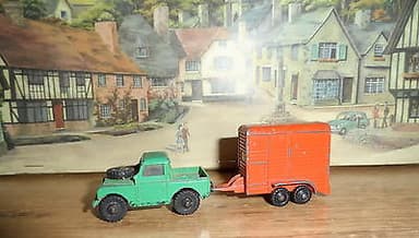 HORNBY DUBLO DINKY TOYS OO GAUGE DIE CAST LAND ROVER & HORSE TRAILER