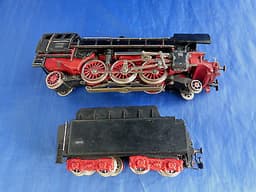 MARKLIN HO GAUGE DIECAST 3 RAIL LOCOMOTIVE & TENDER 3005 23014 (TENDER 3048)