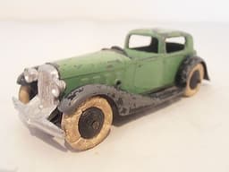 PRE-WAR DINKY TOWN SEDAN MODEL 24C, Green, Black Chassis
