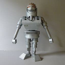 VINTAGE 1970s DOCTOR WHO GIANT ROBOT FIGURE - DENYS FISHER HONG KONG