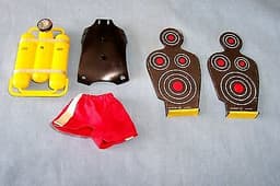 VINTAGE GILBERT JAMES BOND ACTION FIGURE EQUIPMENT