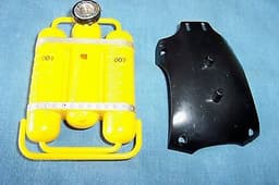 VINTAGE GILBERT JAMES BOND ACTION FIGURE EQUIPMENT