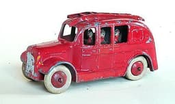 Vintage Pre War Dinky Toys Fire Engine No 25k With 6 Tinplate Firemen Scarce.