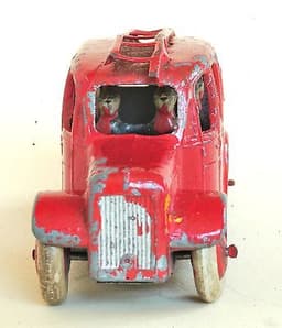 Vintage Pre War Dinky Toys Fire Engine No 25k With 6 Tinplate Firemen Scarce.