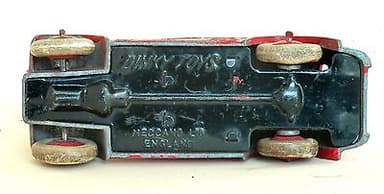 Vintage Pre War Dinky Toys Fire Engine No 25k With 6 Tinplate Firemen Scarce.