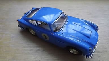 VINTAGE TRI-ANG SCALEXTRIC MM/C68 ASTON MARTIN DB4GT LIGHTED RARE BLUE VGC 1963