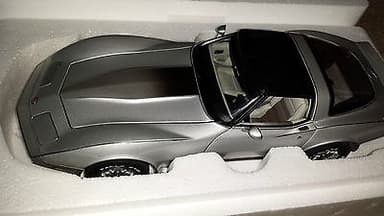 1/18 Autoart 1982 Chevrolet Corvette COLLECTOR EDITION C3 Silver Chevy Corvette