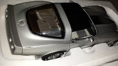 1/18 Autoart 1982 Chevrolet Corvette COLLECTOR EDITION C3 Silver Chevy Corvette