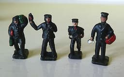 4 MasterModels diecast platform staff + 11 Dinky/Hornby Dublo plastic figures