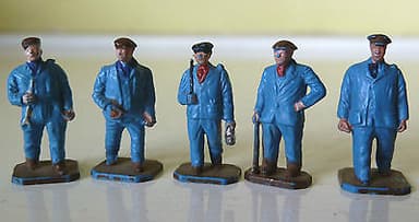 4 MasterModels diecast platform staff + 11 Dinky/Hornby Dublo plastic figures