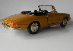Alfa Romeo Duetto Spider Boatail Yellow Togi 1/23 Diecast Made in Italy